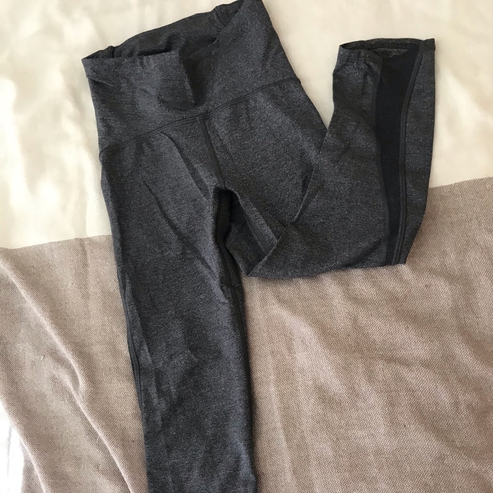 Lululemon cropped pants
